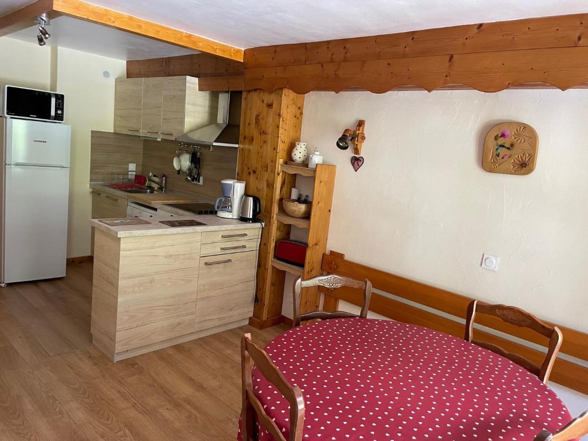 Appartement Le Chatelard Hotel La Vanoise เบส์ซองส์ ภายนอก รูปภาพ
